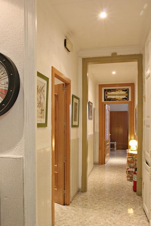 Hostal Aribau บาร์เซโลนา ภายนอก รูปภาพ