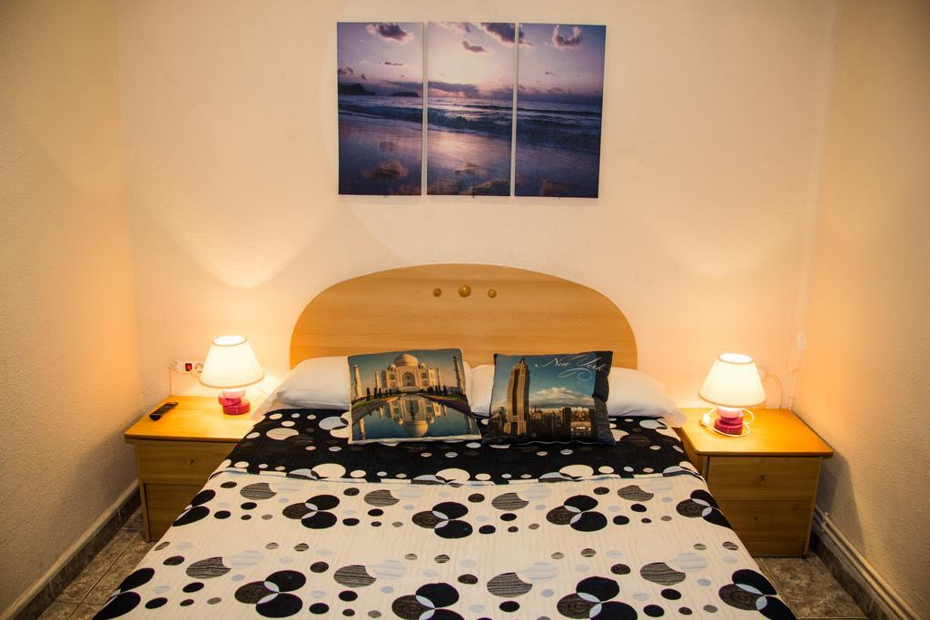Hostal Aribau บาร์เซโลนา ภายนอก รูปภาพ