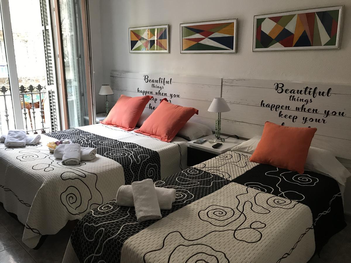 Hostal Aribau บาร์เซโลนา ภายนอก รูปภาพ