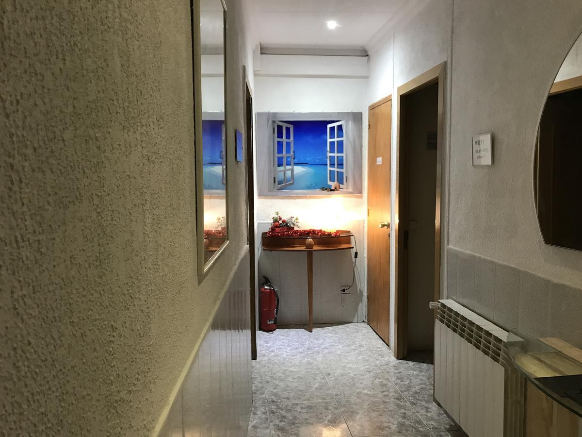 Hostal Aribau บาร์เซโลนา ภายนอก รูปภาพ