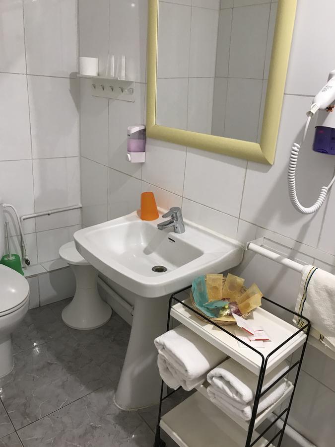 Hostal Aribau บาร์เซโลนา ภายนอก รูปภาพ