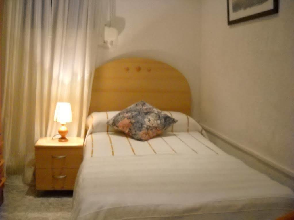 Hostal Aribau บาร์เซโลนา ภายนอก รูปภาพ