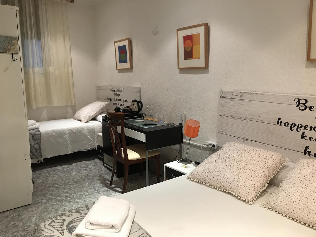 Hostal Aribau บาร์เซโลนา ภายนอก รูปภาพ