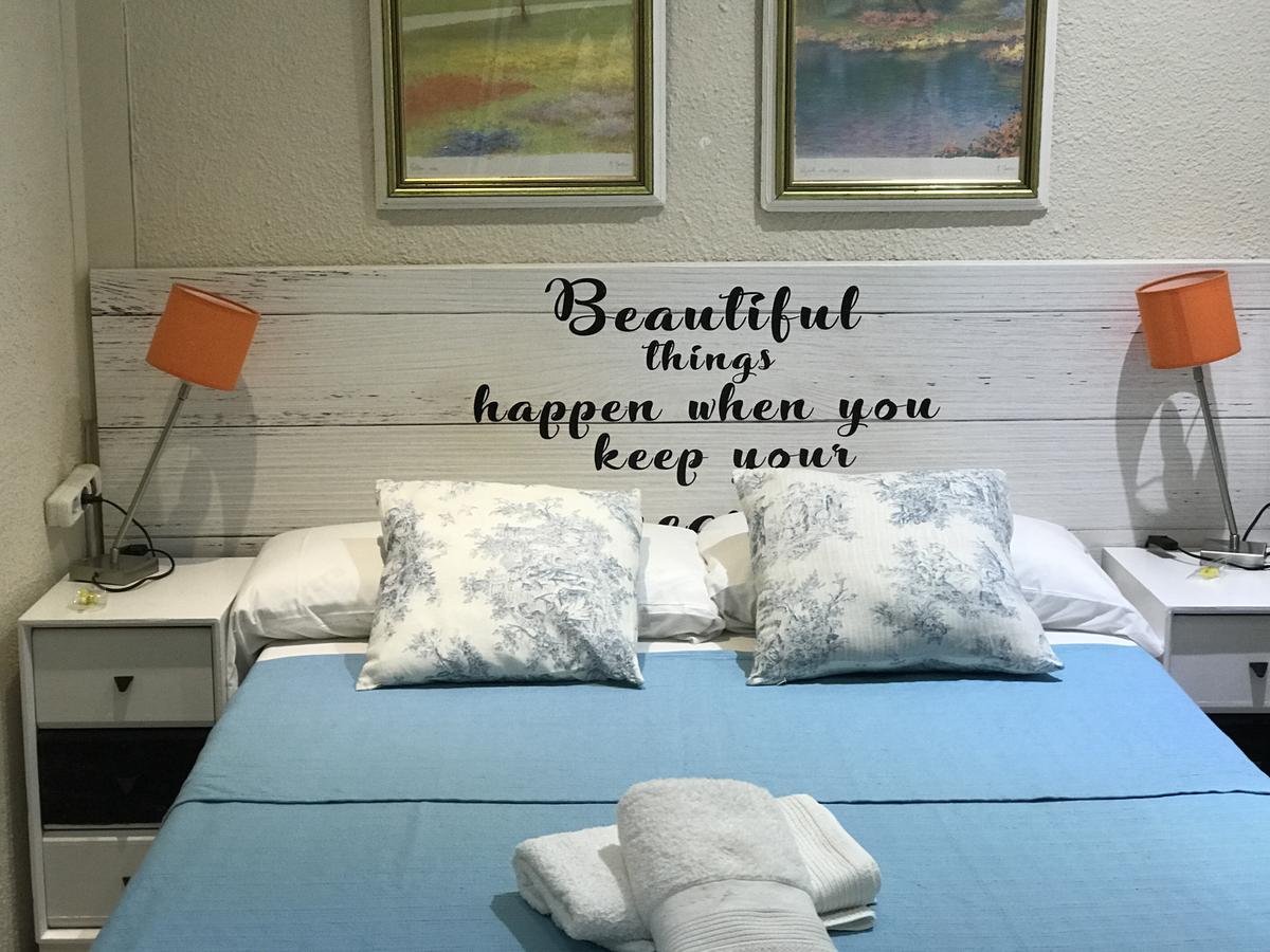 Hostal Aribau บาร์เซโลนา ภายนอก รูปภาพ